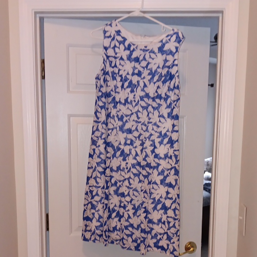 Studio One Blue and White Floral Midi Dress